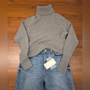 J. Crew Wool Cashmere Blend Turtleneck Sweater, Size Small (jeans sold separate)